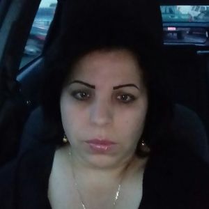 Meet your Posher, Adela